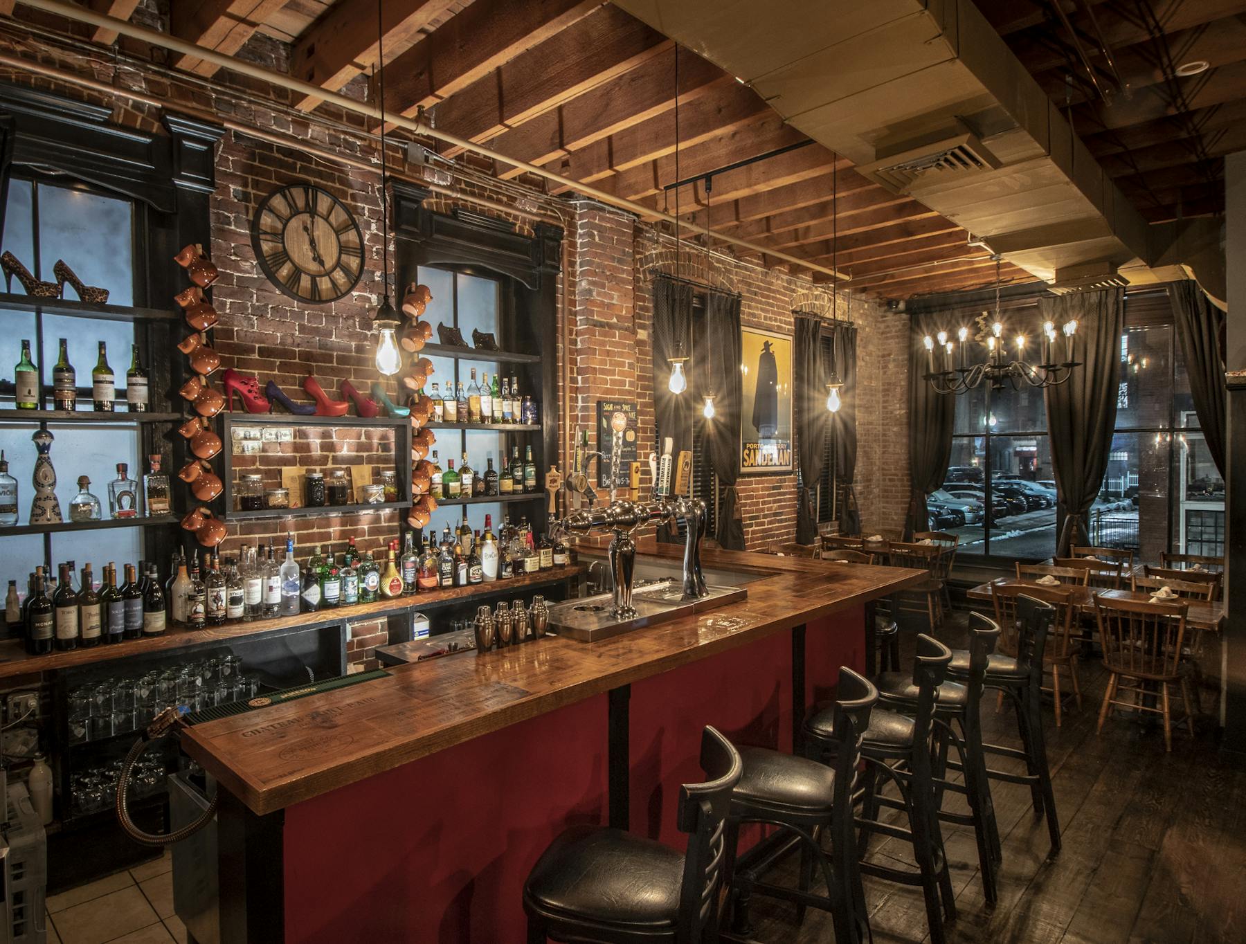 a dim lighten bar